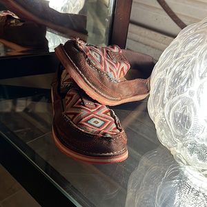 Women's size 8 Ariat slip on shoes